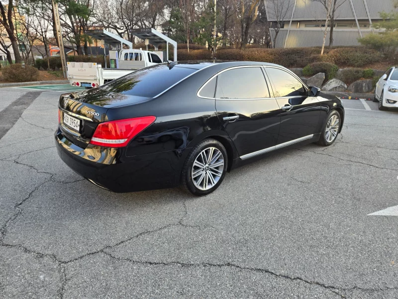 Hyundai Equus