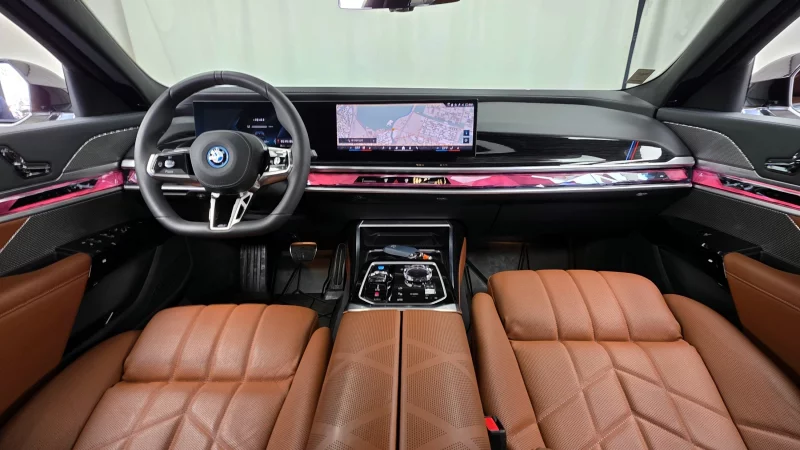 BMW i7