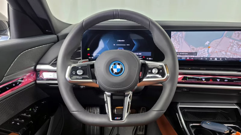 BMW i7