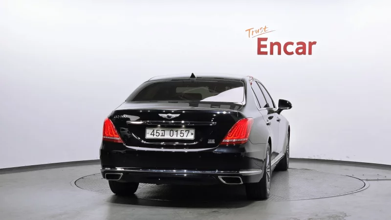 Genesis EQ900