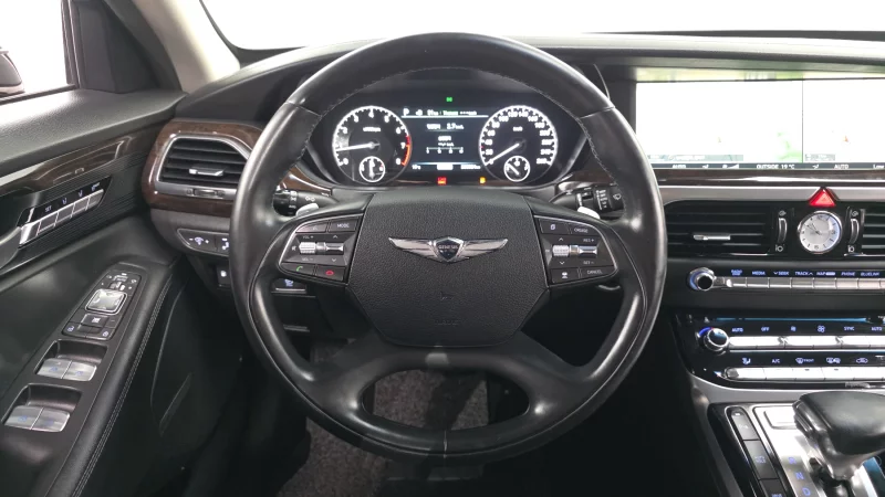 Genesis EQ900