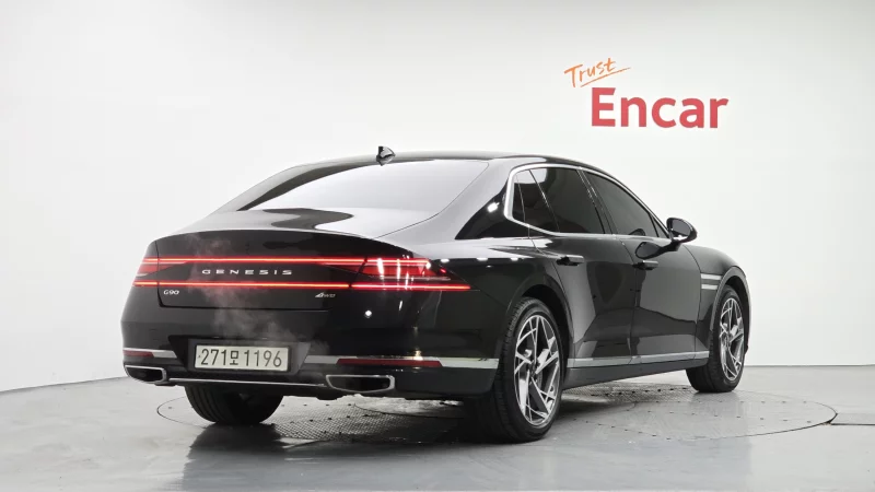 Genesis G90