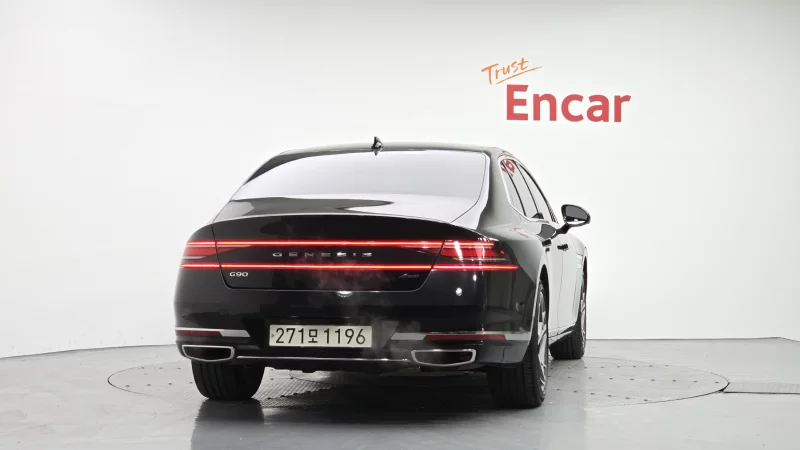 Genesis G90