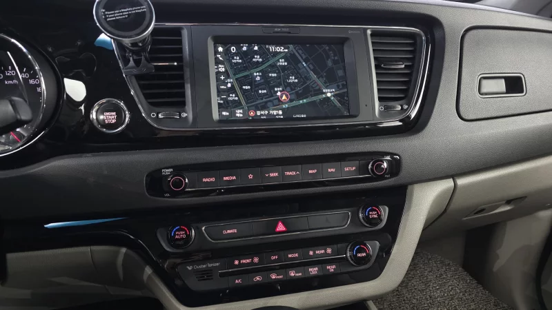 Kia Carnival