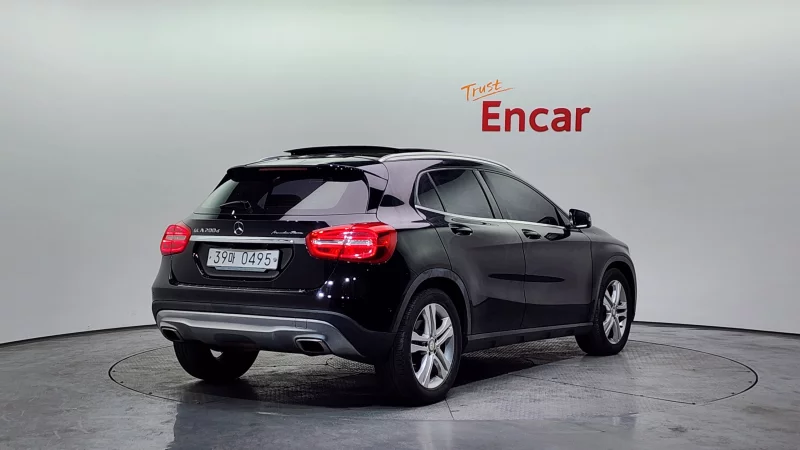 Mercedes-Benz GLA-Class