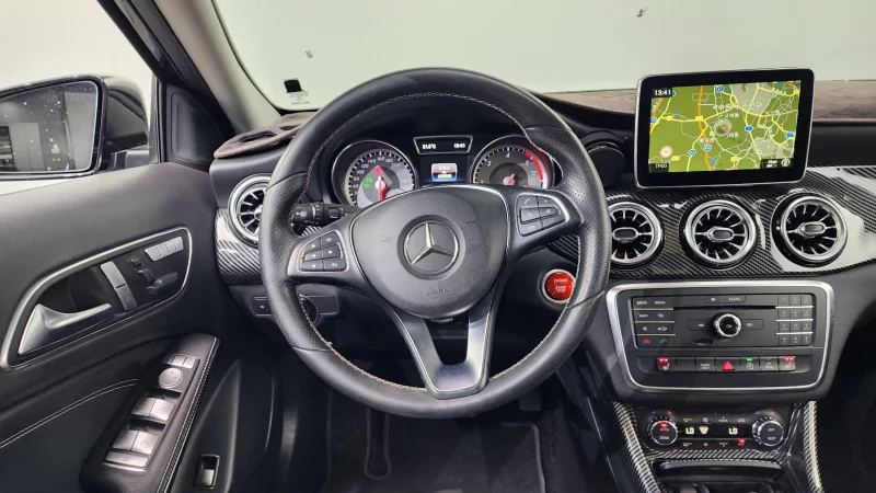 Mercedes-Benz GLA-Class