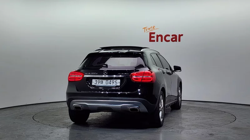 Mercedes-Benz GLA-Class