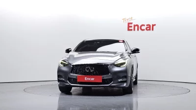 Infiniti Q30