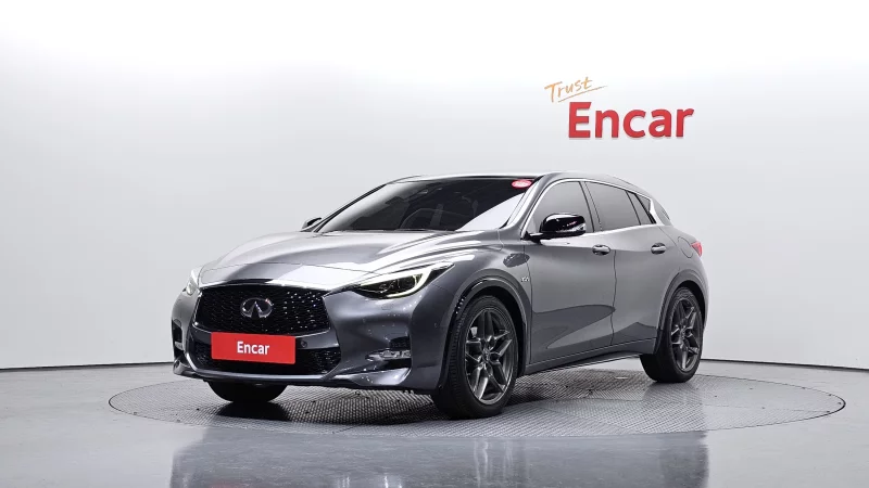 Infiniti Q30