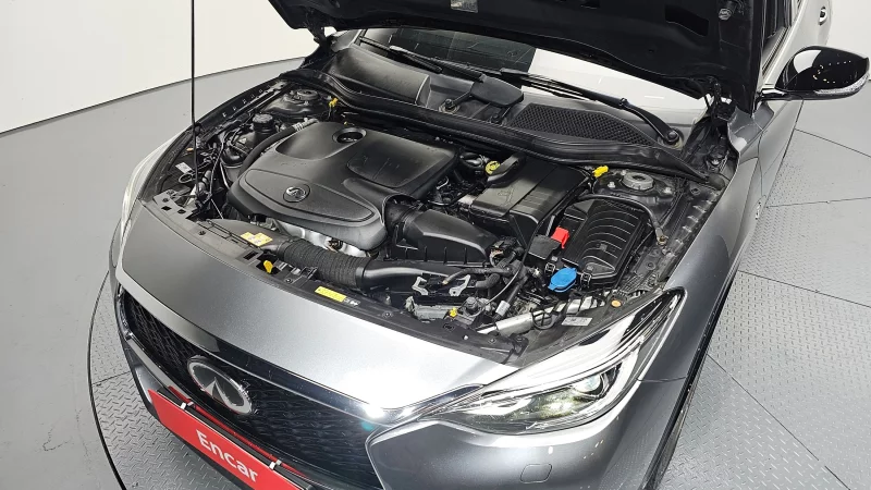 Infiniti Q30