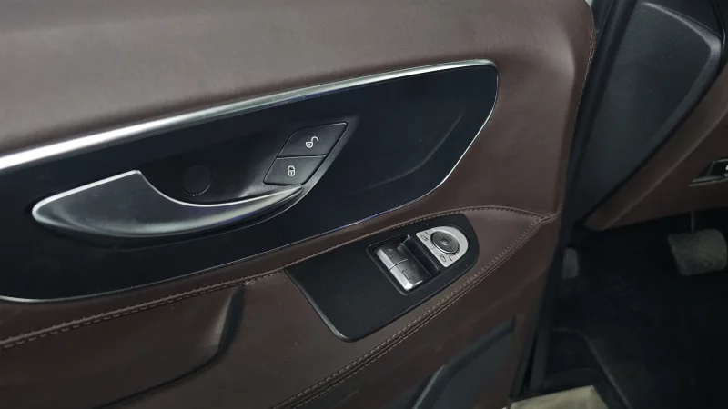 Mercedes-Benz V-Class