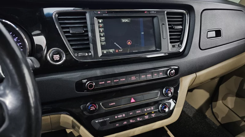Kia Carnival