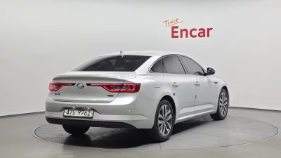Renault SM6