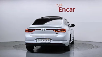 Renault SM6