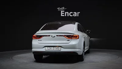 Renault SM6