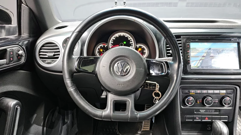 Volkswagen BEETLE