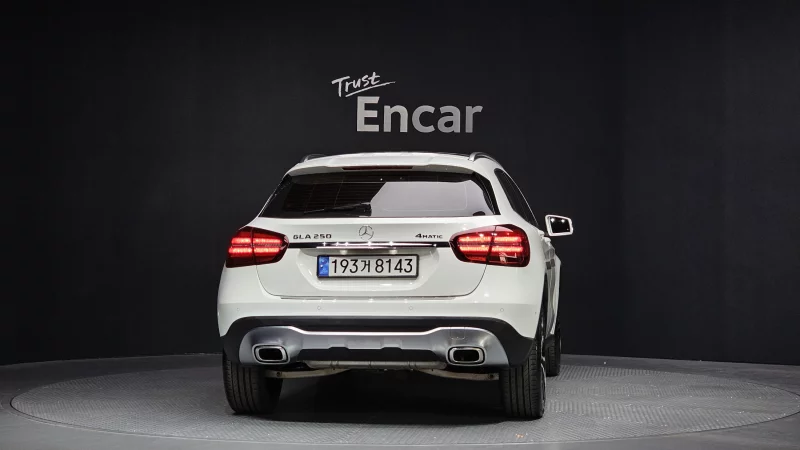 Mercedes-Benz GLA-Class