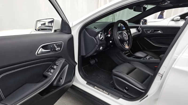 Mercedes-Benz GLA-Class