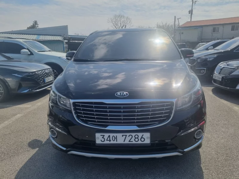 Kia Carnival
