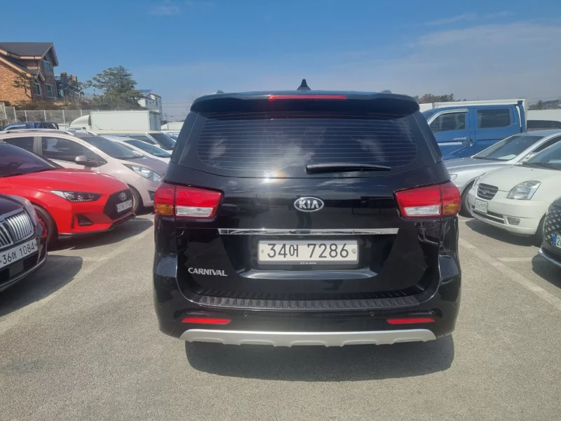 Kia Carnival