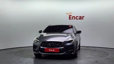 Infiniti Q30