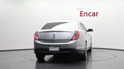 Lincoln MKS