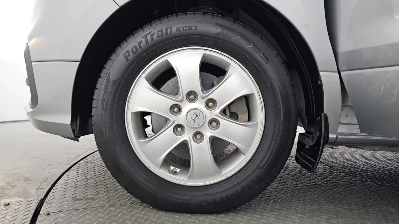 Hyundai Grand Starex