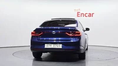Renault SM6