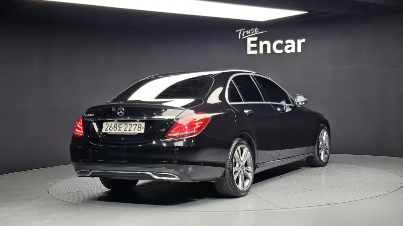 Mercedes-Benz C-Class