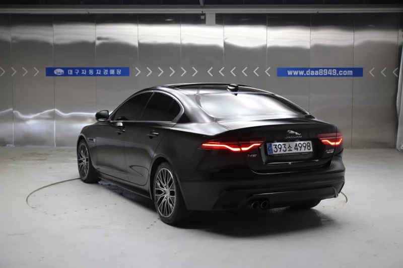 Jaguar XE