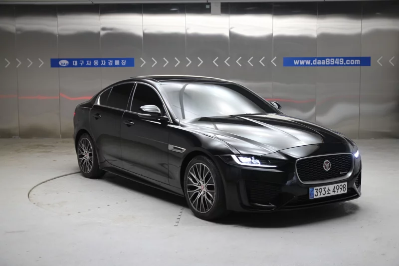 Jaguar XE