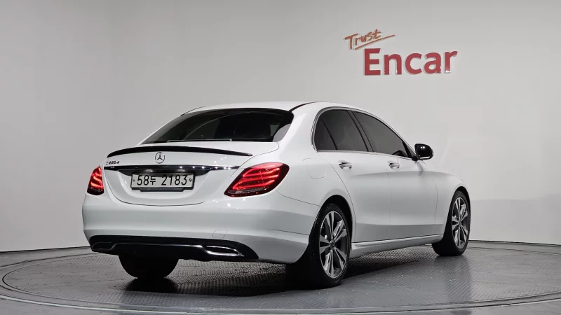 Mercedes-Benz C-Class