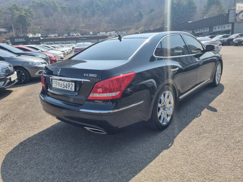 Hyundai Equus