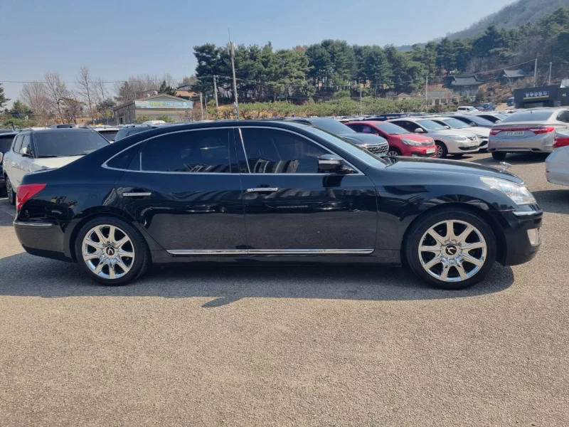 Hyundai Equus