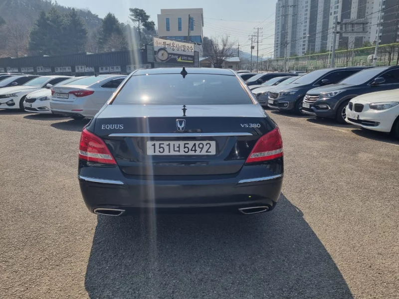 Hyundai Equus