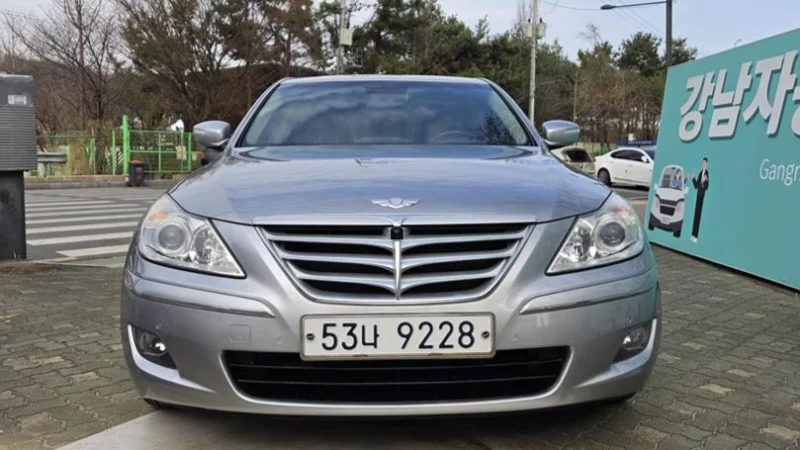 Hyundai Genesis