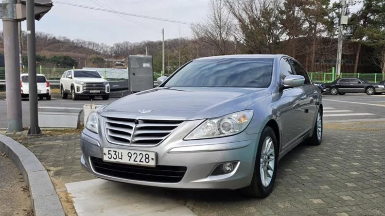 Hyundai Genesis