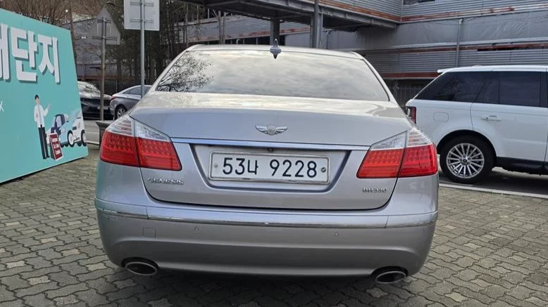 Hyundai Genesis