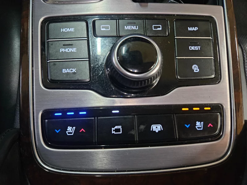 Hyundai Equus