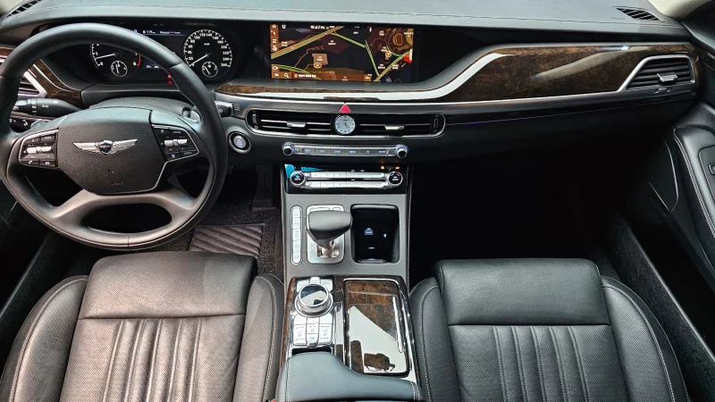 Genesis G90