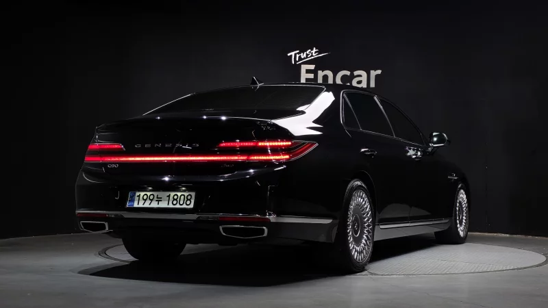 Genesis G90