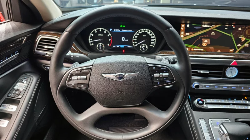 Genesis G90