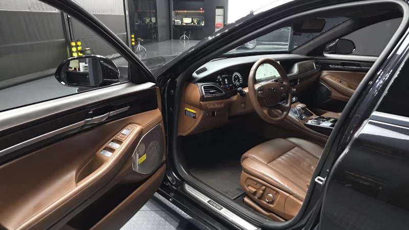 Genesis G90