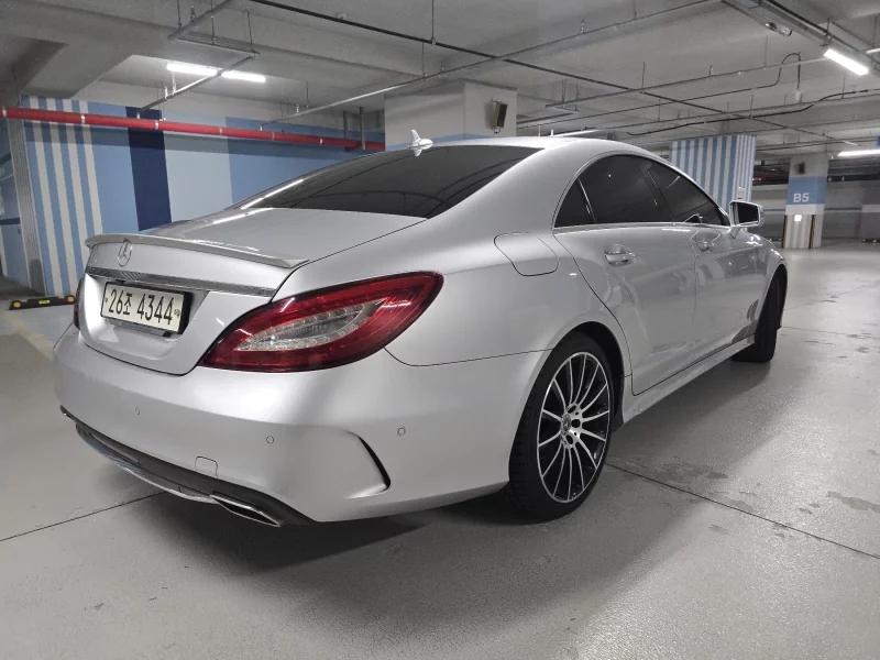 Mercedes-Benz CLS-Class