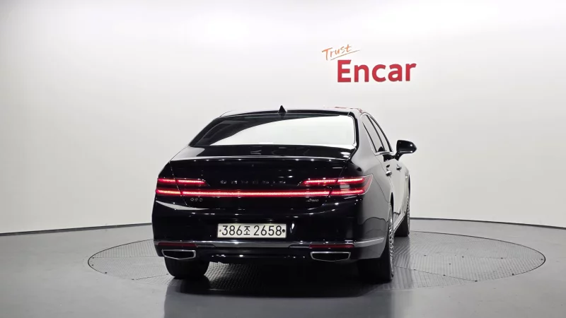 Genesis G90