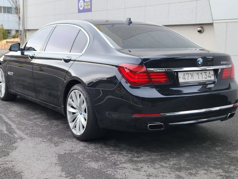 BMW 7-Series