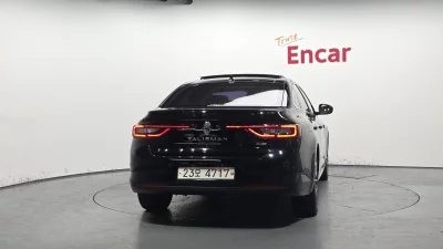 Renault SM6