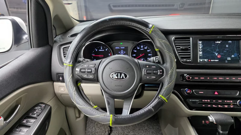 Kia Carnival