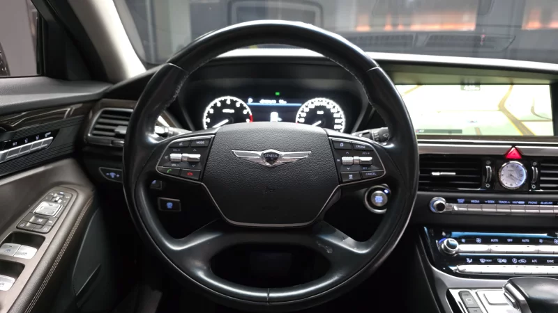 Genesis EQ900
