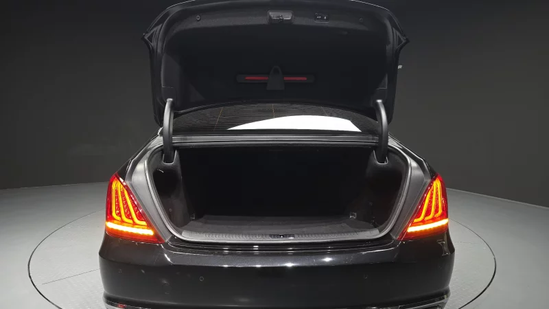 Genesis EQ900